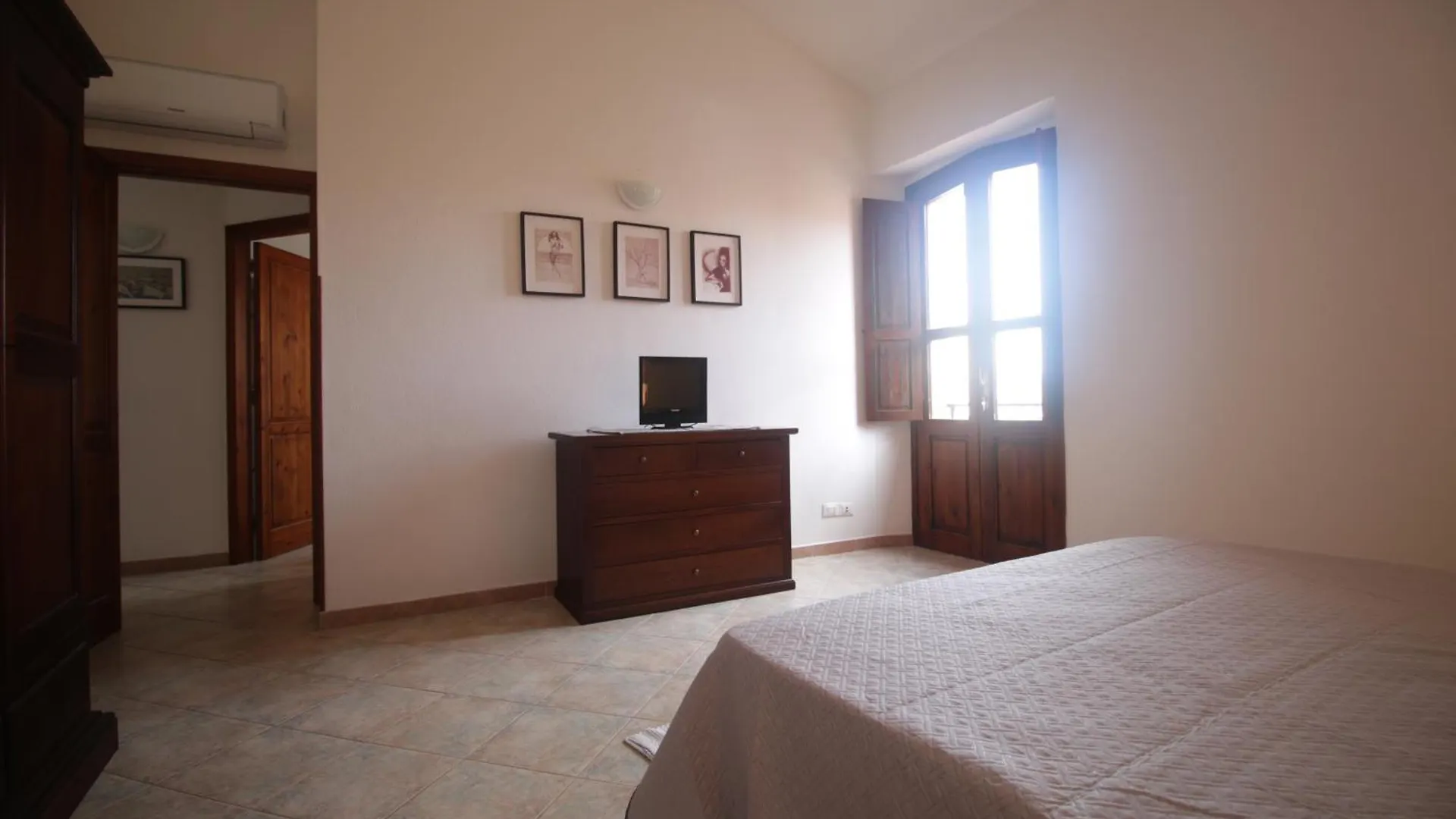 Residenza Maria Antonia - Historical Suite Orosei Italien