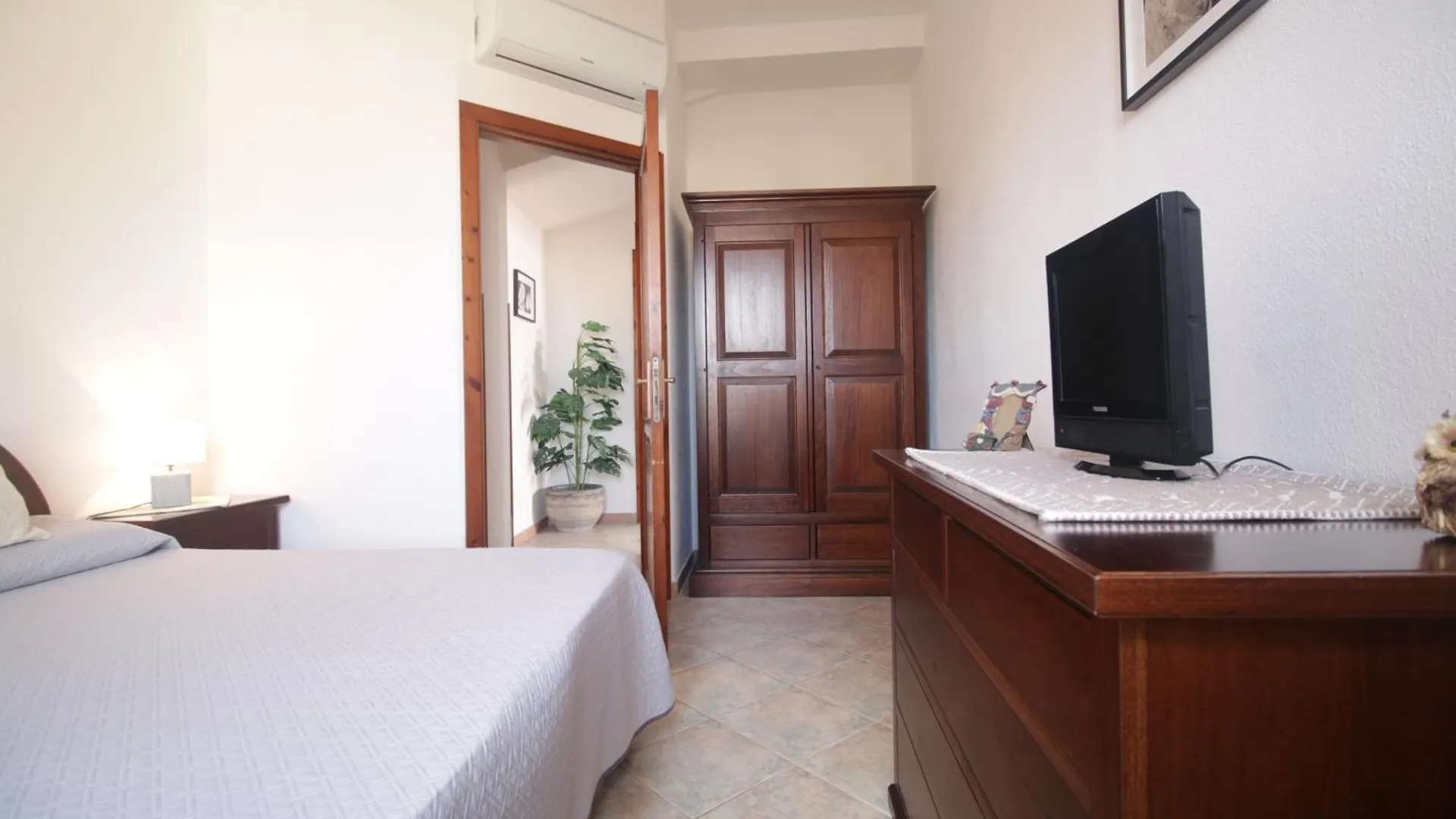 Residenza Maria Antonia - Historical Suite Orosei 0*,