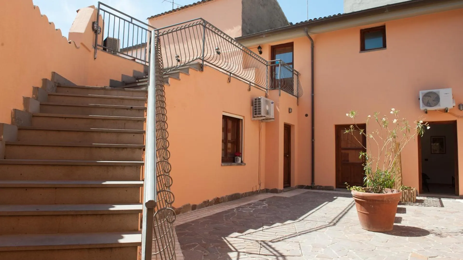 Residenza Maria Antonia - Historical Suite Orosei Apartment